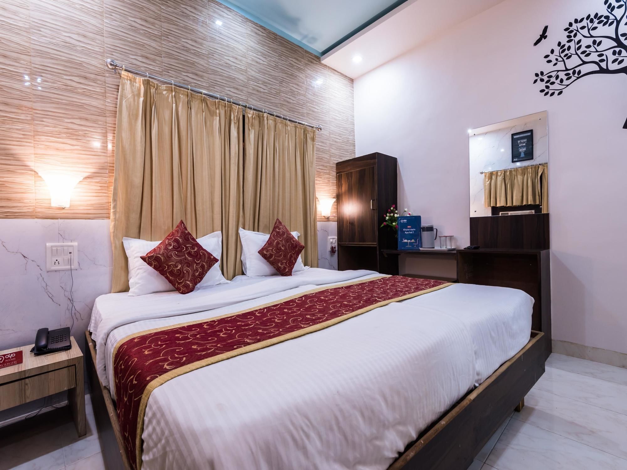 Oyo 1781 Hotel Panchratna ปันเวล ภายนอก รูปภาพ